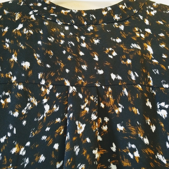 Dynamite VNeck Sheer Print Blouse XS - Picture 7 of 8
